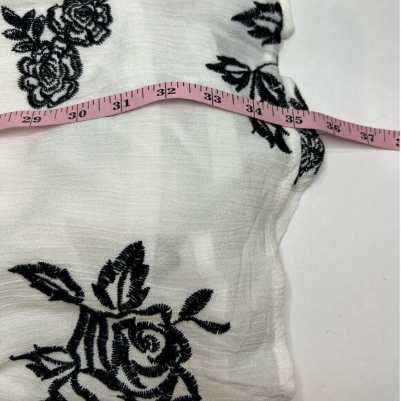 NEW My Michelle White and Black Embroidered Floral Halter Mini Dress Medium - Picture 9 of 9